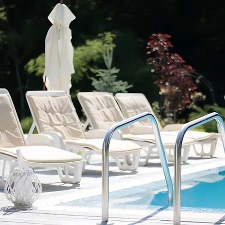 Holiday home дивият божур Stanyantsi
